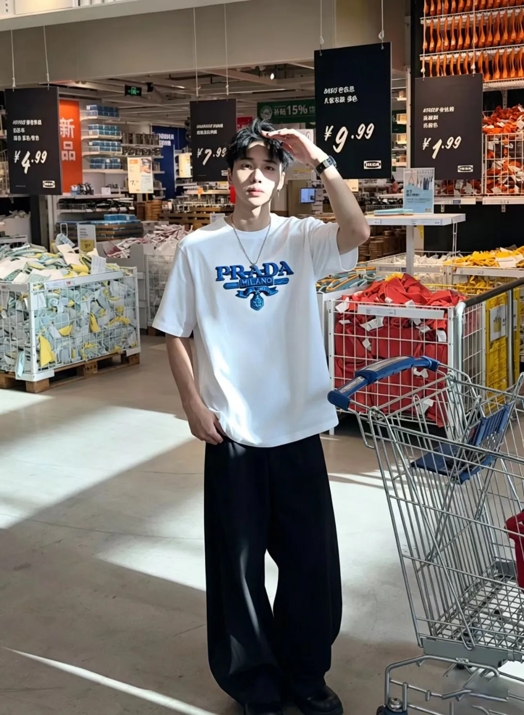 √